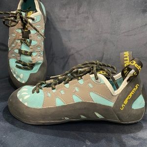 Women's Rock Climbing shoes